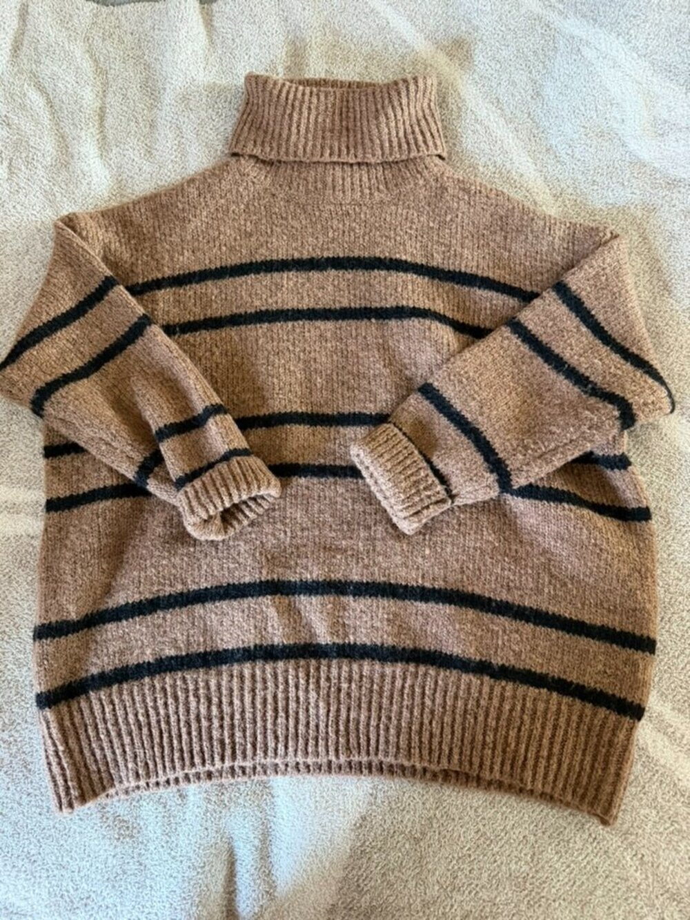 Line and dot striped sweater